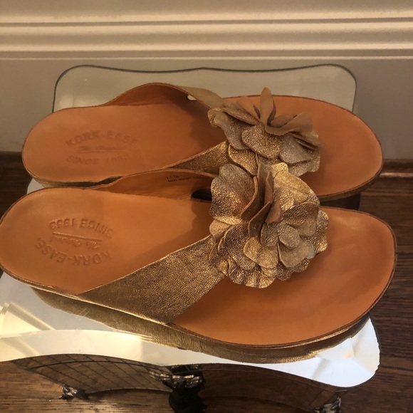 Kork Ease Gold Sandal Size 7 - Picture 2 of 5